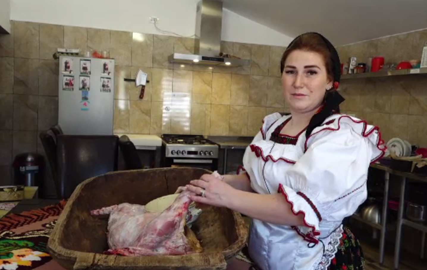 Preparatele pentru masa de Paște, gătite pe ultima sută de metri. Cum arată masa festivă în Maramureș