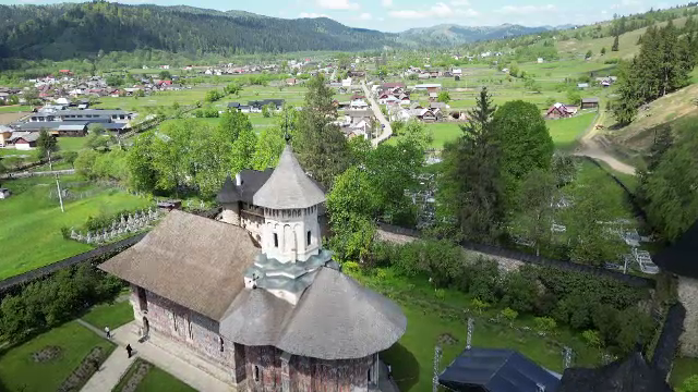 Turiști din toată lumea au venit de Paște în Bucovina. Un loc în mocăniță s-a rezervat cu luni înainte: ”Fascinant!”
