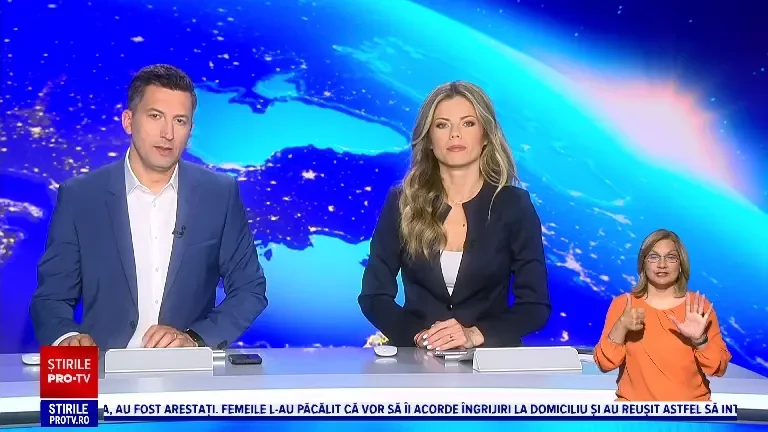 Sute de credincioși au înconjurat Mănăstirea Voroneț, în Vinerea Mare. „Ceva mai presus de cuvinte.”