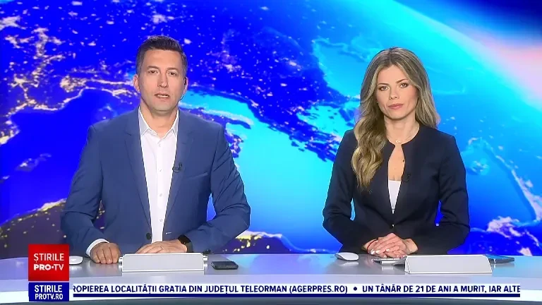 Procesiune unică în țară. Sute de oameni au mers pe jos 10 kilometri, iar unii au purtat pe brațe o cruce uriașă