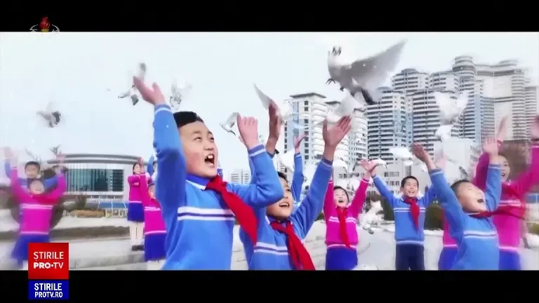 Nord-coreenii, obligați să-i jure credință lui Kim Jong Un, de ziua acestuia. Câți ani are dictatorul | VIDEO