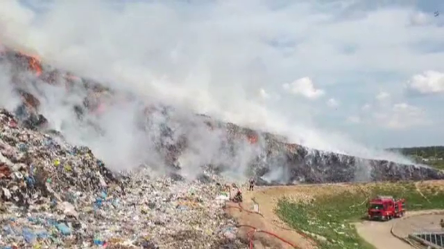 Incendiu cu degajare uriașă de fum, la groapa de gunoi din Galați. A fost emis mesaj RO-Alert