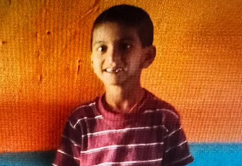 O mamă și-a aruncat copilul într-un râu plin de crocodili și dă vina pe tată. „Tot ce face e să mănânce”