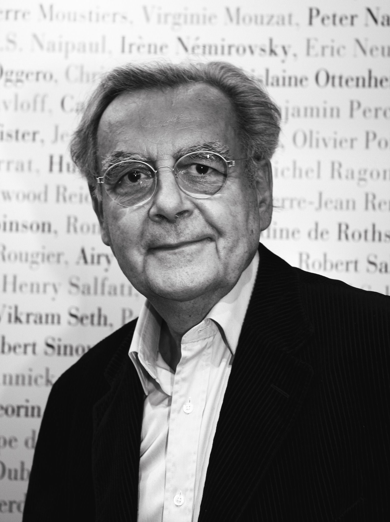 Prezentatorul TV şi scriitorul Bernard Pivot, care i-a făcut pe francezi să iubească lectura, a murit la 89 de ani