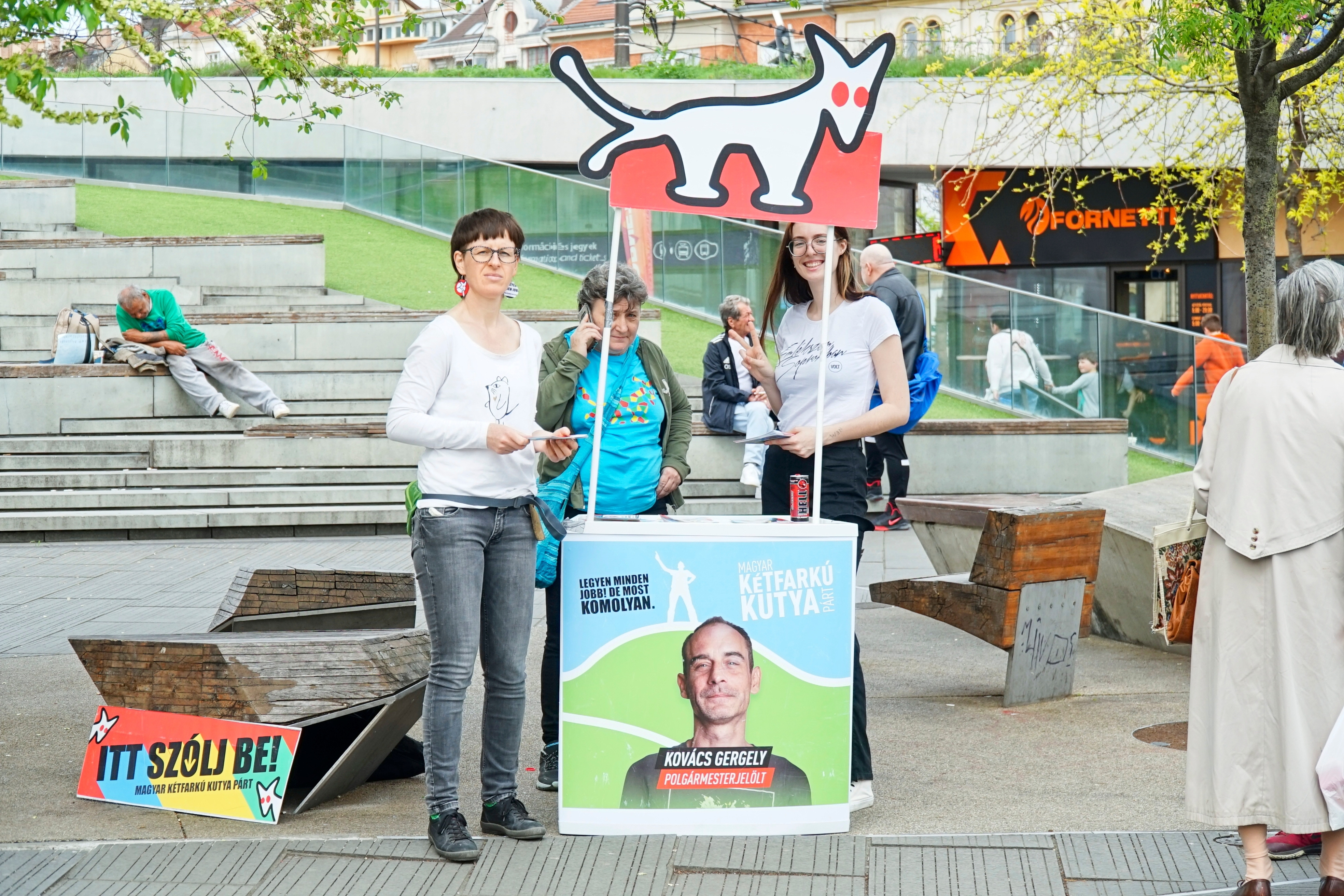 Partidul Câinelui cu Două Cozi (MKKP) din Ungaria ar urma să intre în Parlamentul European. Gluma devenită forță politică