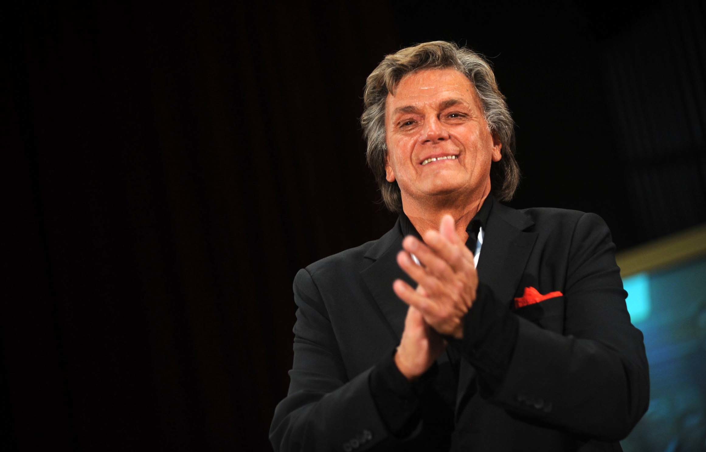 Medicul Adrian Marinescu: Starea lui Florin Piersic este bună, suntem încrezători. A întrebat când va ajunge pe scenă