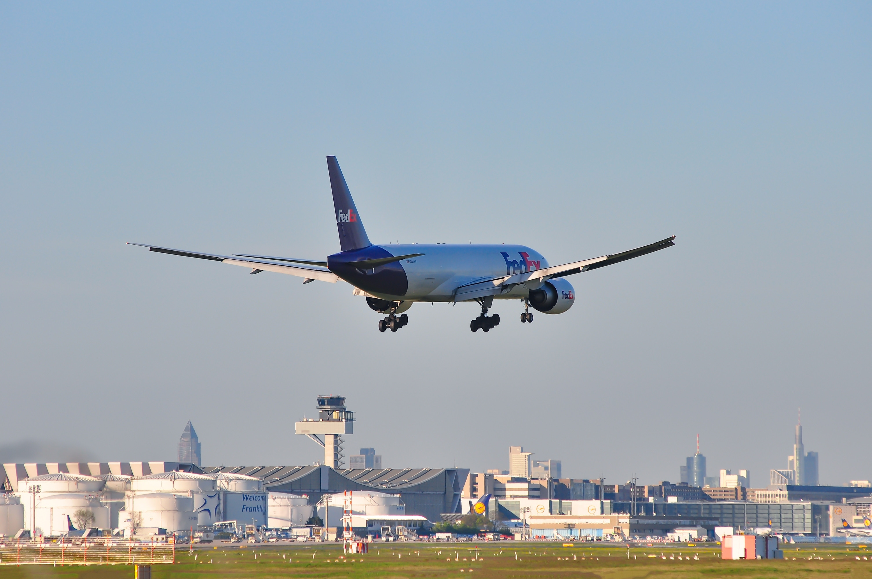 Nou incident cu un avion Boeing. O aeronavă a aterizat la Istanbul fără roţile din faţă. Cum a reușit să rămână pe pistă