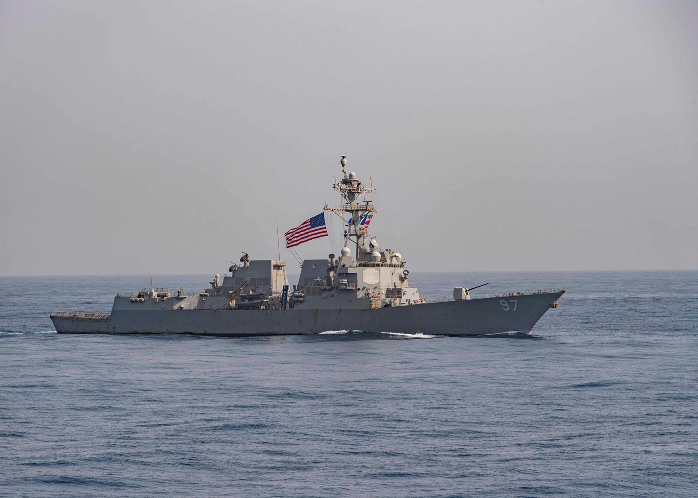 SUA au trimis o navă de război în strâmtoarea Taiwan. Reacţie furioasă a Beijingului