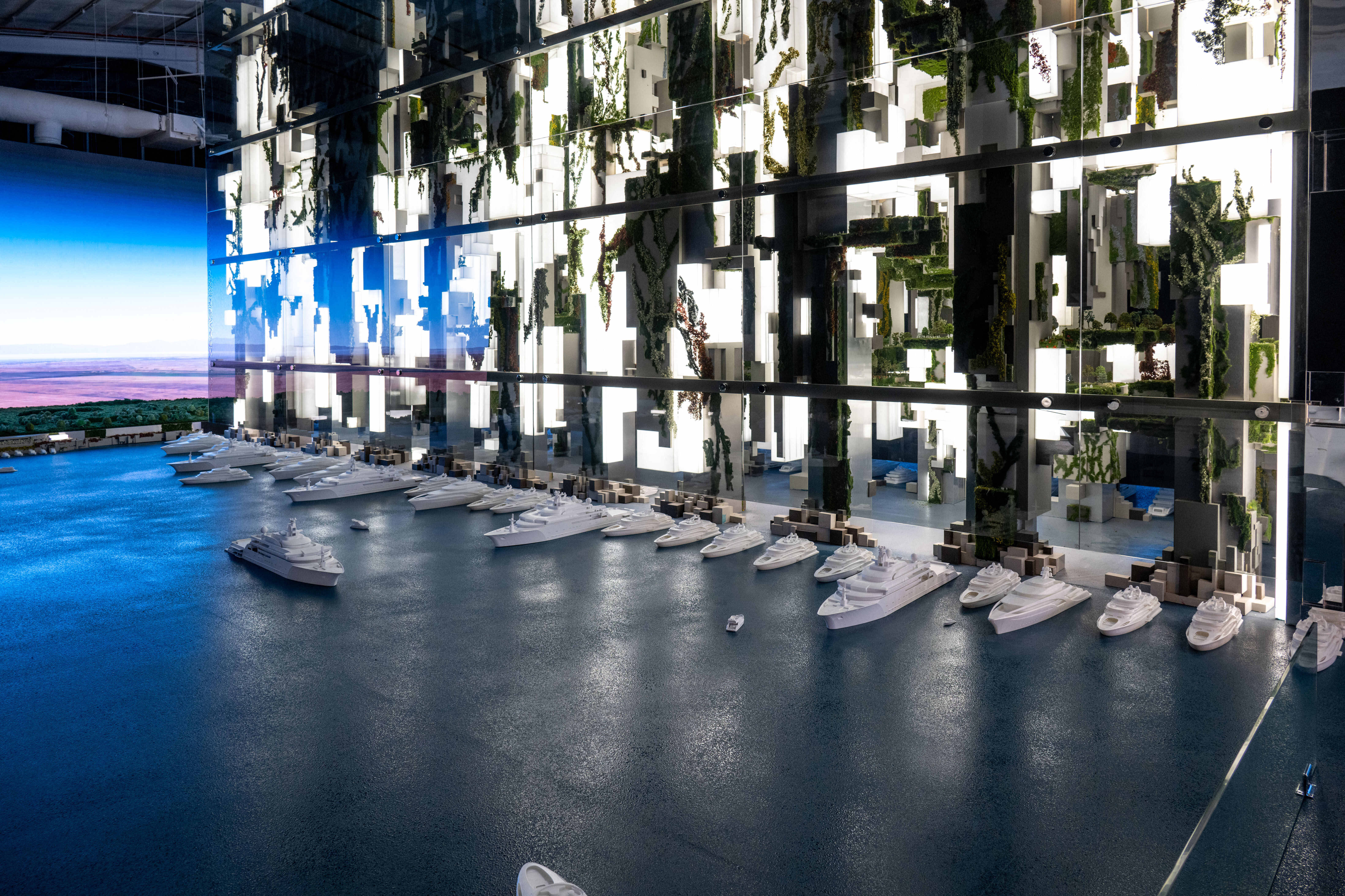 BBC: Saudiții îi ucid pe cei care nu eliberează terenul pentru ridicarea Neom, orașul SF de 500 mld $. Sate rase de pe hartă