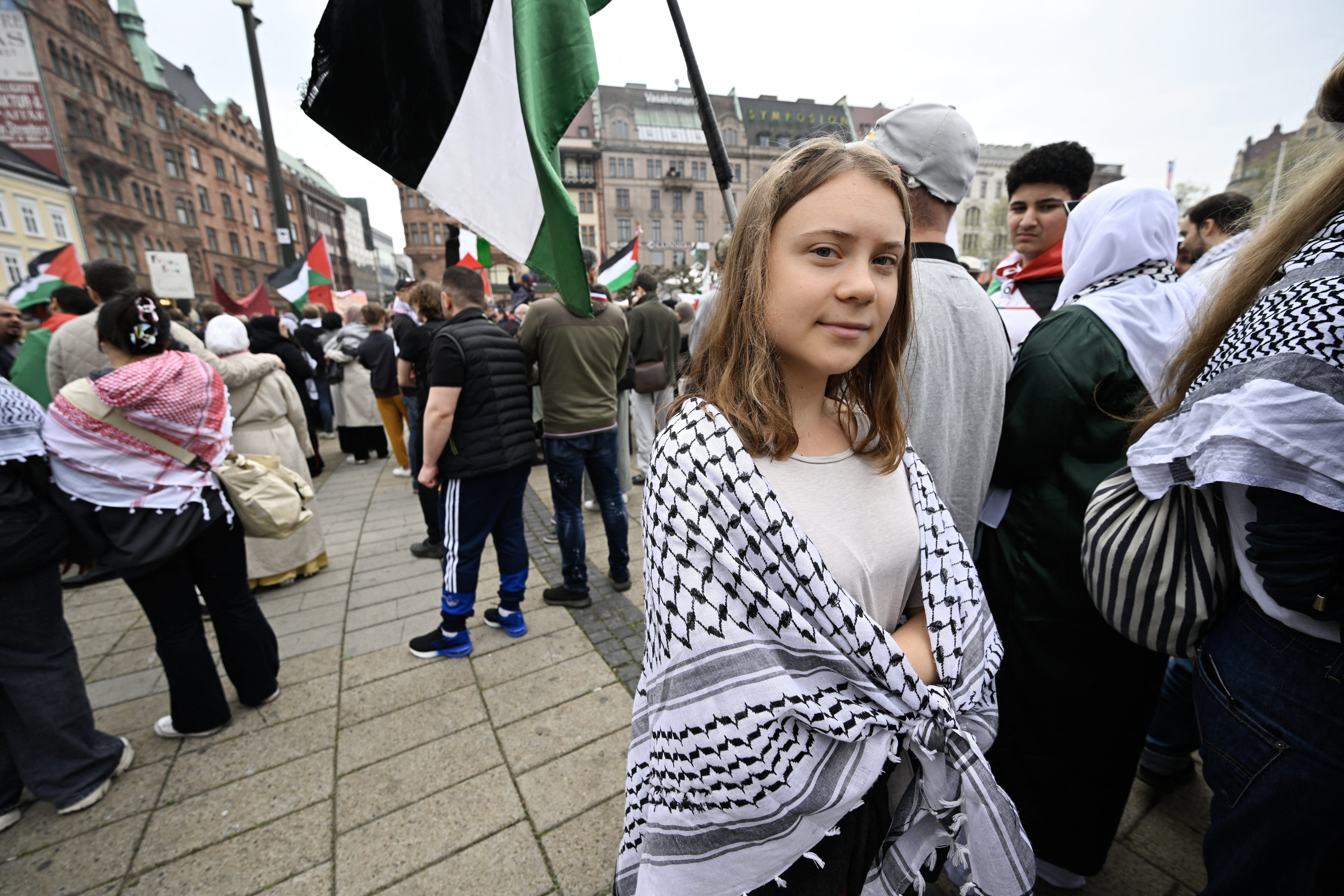 Mii de oameni au manifestat în Malmo faţă de participarea Israelului la Eurovision. Greta Thunberg, între participanţi