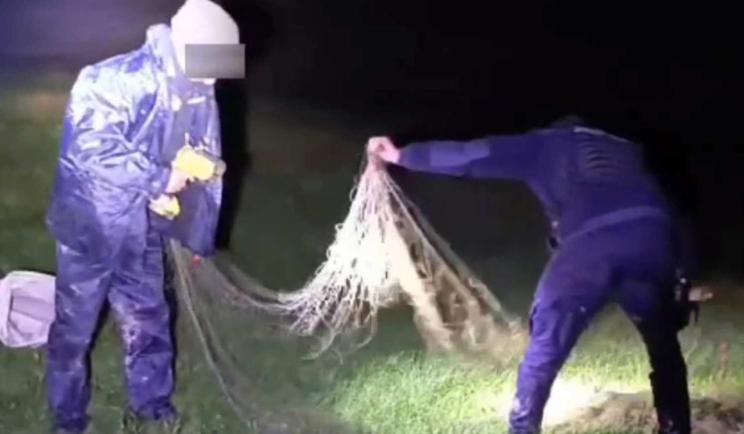 Braconieri prinși pe Siret, de jandarmi. Întinseseră plasele pe un kilometru