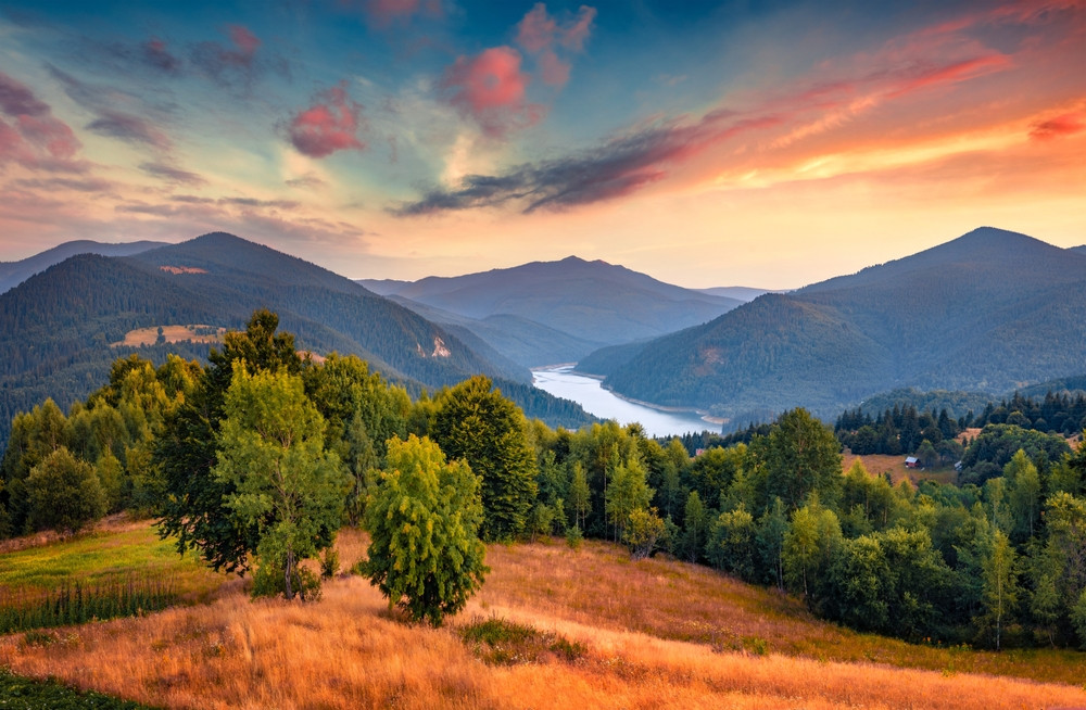 Munții Apuseni, lăudați și recomandați de jurnaliștii americani de la CNN: ”Dealuri maiestuoase și păduri aparent nesfârșite”