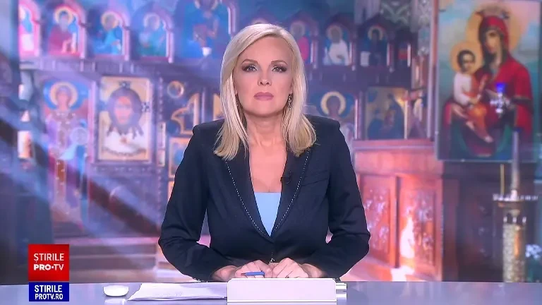 Izvorul Tămăduirii: Mii de credincioși au participat la slujbă și au așteptat apoi cu orele să ia apă sfințită