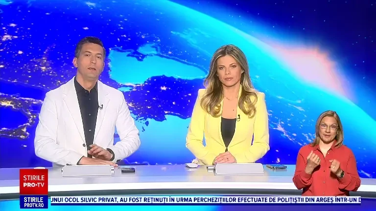 Autobuz lovit de o mașină condusă de un șofer de 19 ani pe Bulevardul Unirii din București. O femeie a ajuns la spital