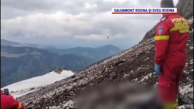 O turistă a căzut zeci de metri într-o prăpastie din Munții Rodnei. Femeia nu a mai putut fi salvată