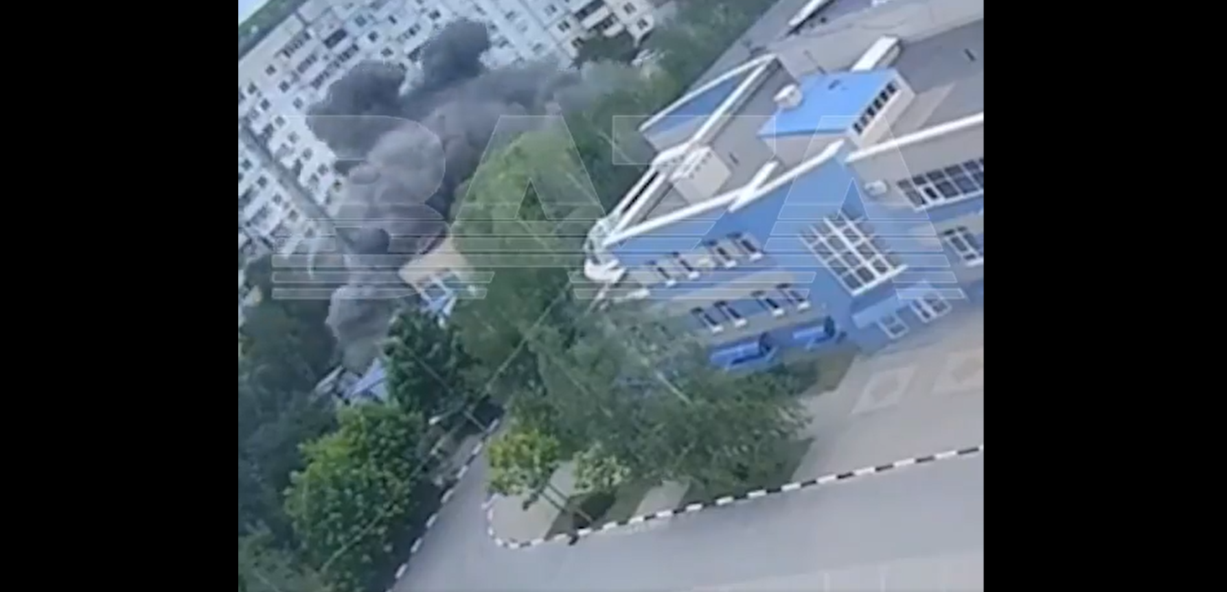 Momentul în care blocul de 10 etaje din orașul rus Belgorod se prăbușește după ce a fost lovit de o rachetă | Video