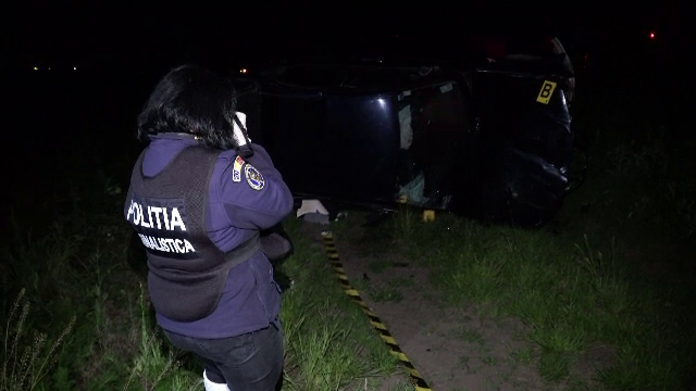 O fată de 17 ani a murit într-un accident, în Timiș. Șoferul de 19 ani tocmai primise mașina cadou de la mama lui