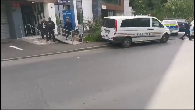 Un hoț de buzunare din București a fost bătut de doi bărbați într-un parc, în urma unui scandal. Indivizii au fost reținuți