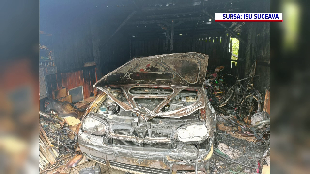 Două garaje din Fălticeni au fost făcute scrum de un incendiu provocat de jarul unui grătar aprins în apropiere