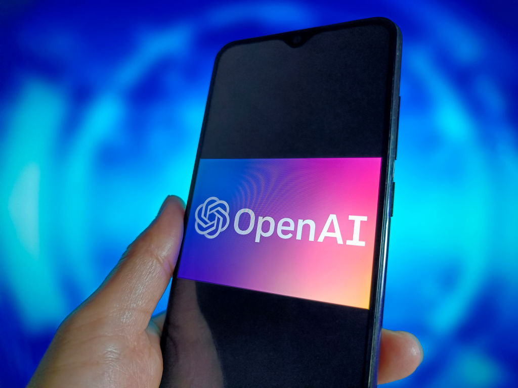 OpenAI a lansat un nou model de inteligență artificială și versiunea desktop a ChatGPT