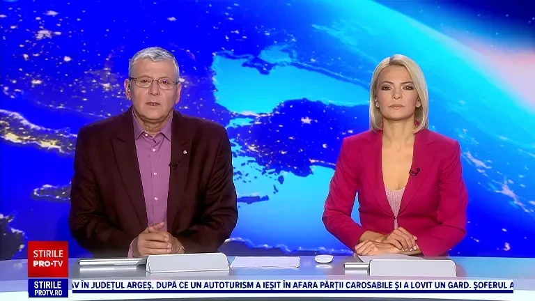 O mașină a ajuns într-una dintre fântânile de pe Bulevardul Unirii din București. Șoferul a pierdut controlul volanului