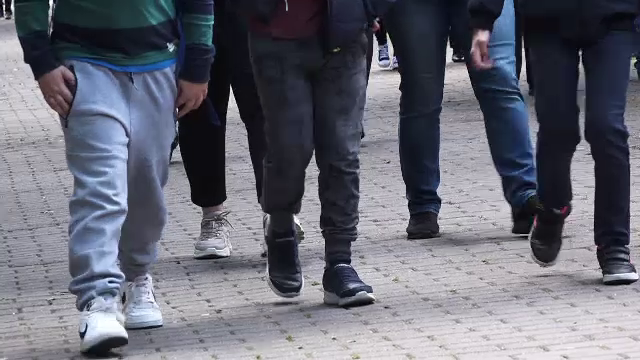 Școală din Târgu Mureș, evacuată după o amenințare cu bombă. Mesajul a venit chiar pe telefonul unei profesoare