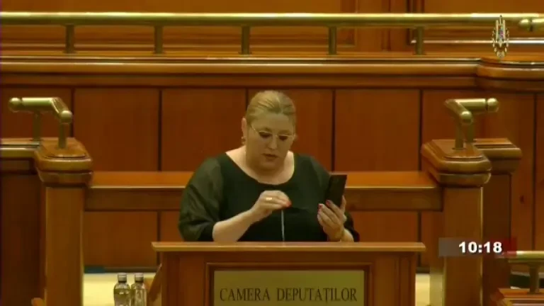 Diana Șoșoacă, scandal în Parlament la ședința dedicată prieteniei cu Israel: ”Rușine. Trădătorilor. Trăiască Garda!”