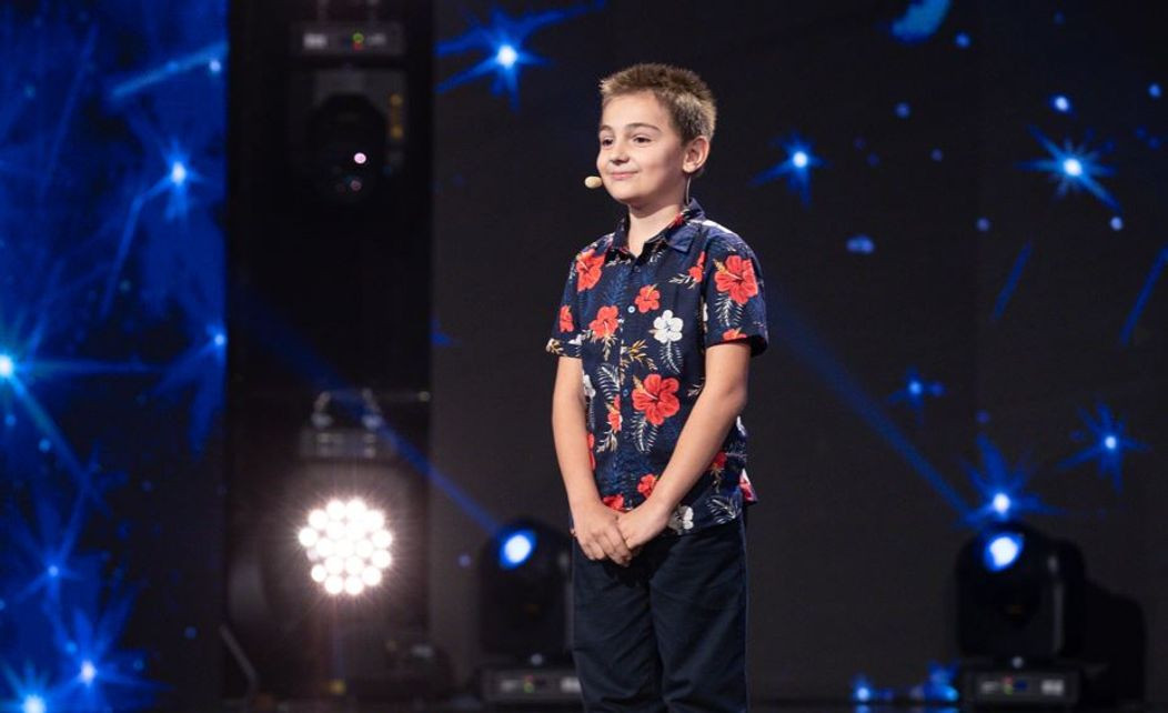 Povestea lui Karlos Tănăsucă, puștiul din Iași care a efectuat calcule cu o viteză uimitoare pe scena de la Românii au talent