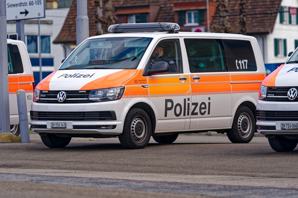 Atac cu cuţitul în Elveția: 6 persoane au fost rănite. Suspectul s-a rănit singur și a fost transportat la spital