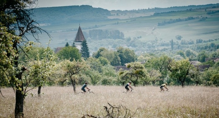 Cele mai bune destinații ecoturistice pentru cicloturism din România. Vezi ce nu trebuie să ratezi cu bicicleta prin țară