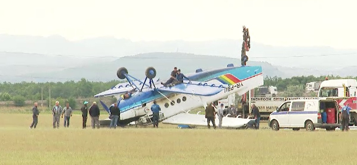 Noi detalii despre accidentul aviatic produs în Buzău. Cât de vechi e avionul implicat în incident și unde a fost fabricat