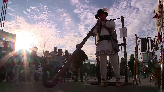 Târg la Iași. Peste 60 de meșteri populari din România și Republica Moldova și-au expus obiectele lucrate manual. „Deosebit”