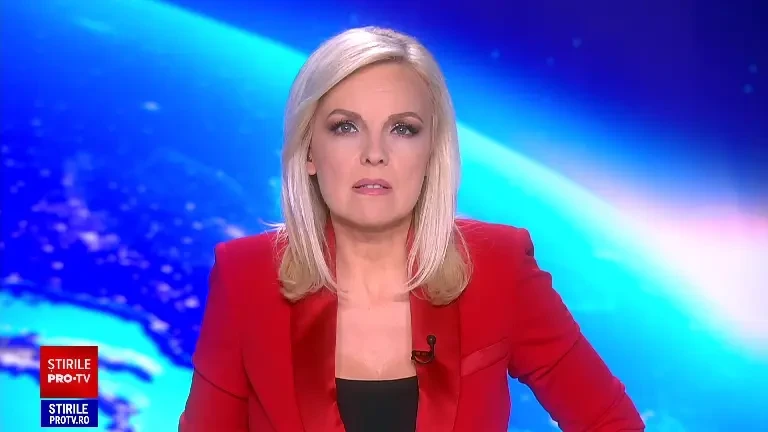 Accident pe bulevardul 1 Decembrie din Capitală, între două tramvaie şi o maşină. Două persoane au ajuns la spital