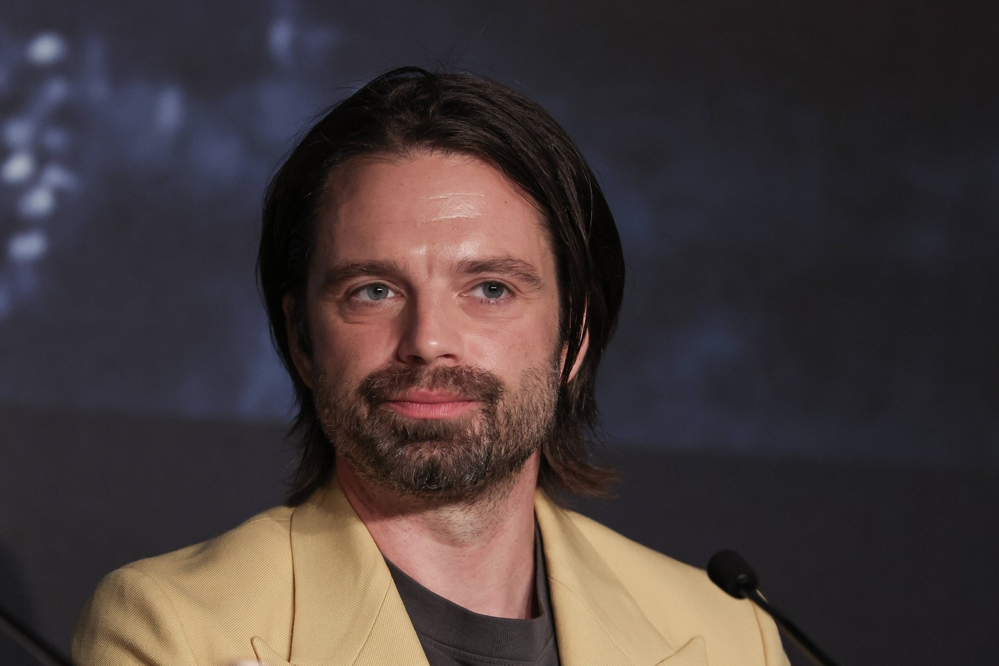 Sebastian Stan, cel mai cunoscut actor român de la Hollywood, ovaționat 8 minute pentru rolul lui Donald Trump