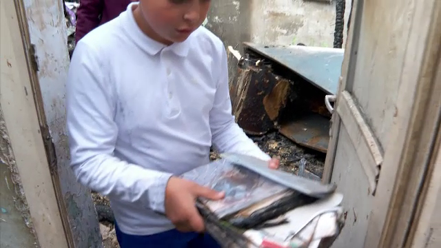 Un incendiu a lăsat pe drumuri o familie amărâtă, cu 3 copii, în Iași. Orice ajutor contează pentru ei