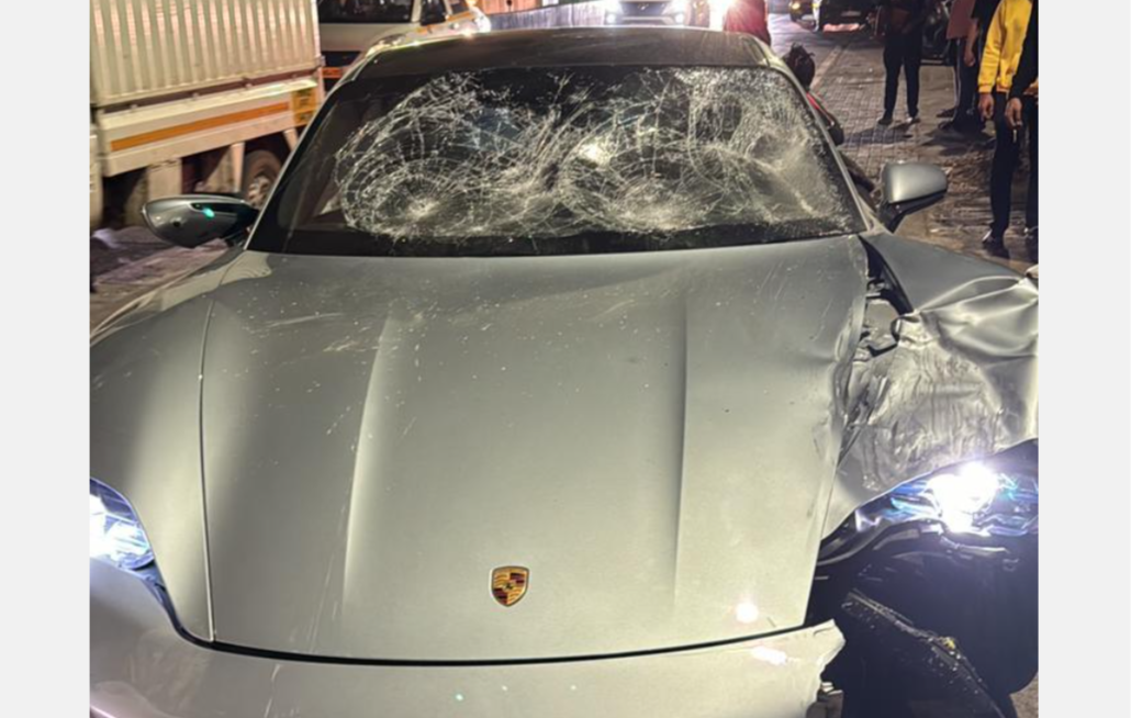 Un băiat de 17 ani din India a ucis doi oameni în timp ce conducea beat. Ca pedeapsă, i s-a spus să scrie un eseu