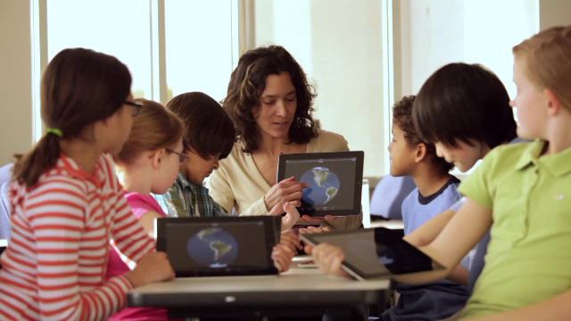 Lege de la Ministerul Educației privind accesul copiilor la tehnologie. În ce condiții mai au voie cei mici la dispozitive