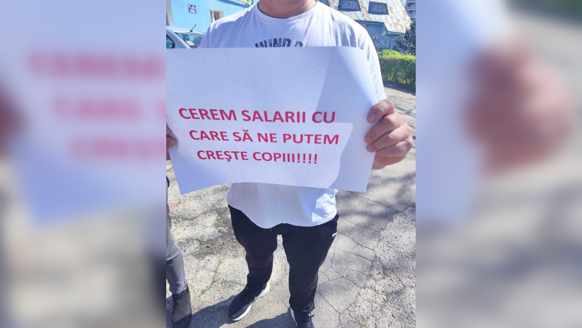 Protest în Piața Victoriei. Bugetarii care ies în stradă, nemulțumiți de salarii