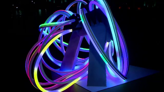 Seară cu lumini și sunete la Iași. Aproape 40 de instalații interactive au oprit din drum trecătorii