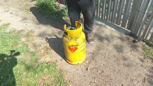 Doi copii și mama lor au ajuns la spital după ce s-au ars cu un aparat de pârlit porcul, în Vaslui