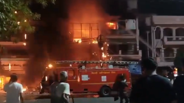 Incendiu la o maternitate din New Delhi. Șase bebeluși au murit. Clădirea a fost devastată de flăcări