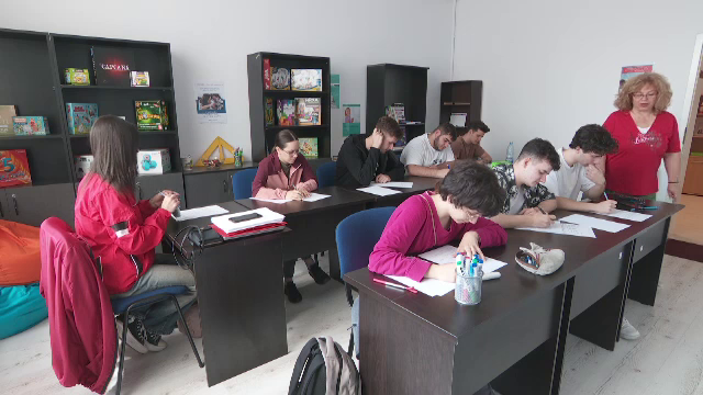 Cât costă o simulare a Evaluării Naționale sau a Bacalaureatului. Elevii se pregătesc intens