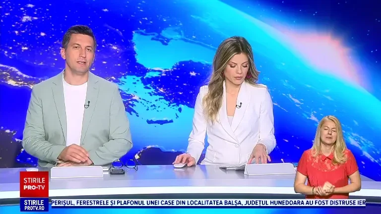 Călătorie în timp la Alba Iulia: Schimbul gărzii cetății medievale atrage turiști din toată lumea