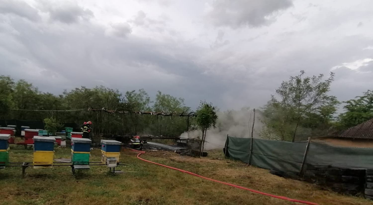 Incident bizar în Botoșani, pe timp de Cod galben de furtună. Pompierii au intervenit rapid