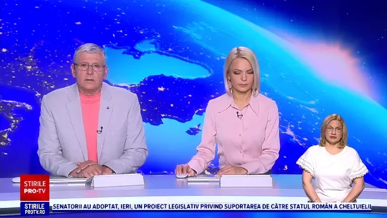 Un consilier judeţean din Arad a fost rănit grav după ce un bolovan a căzut de pe versant pe maşina sa