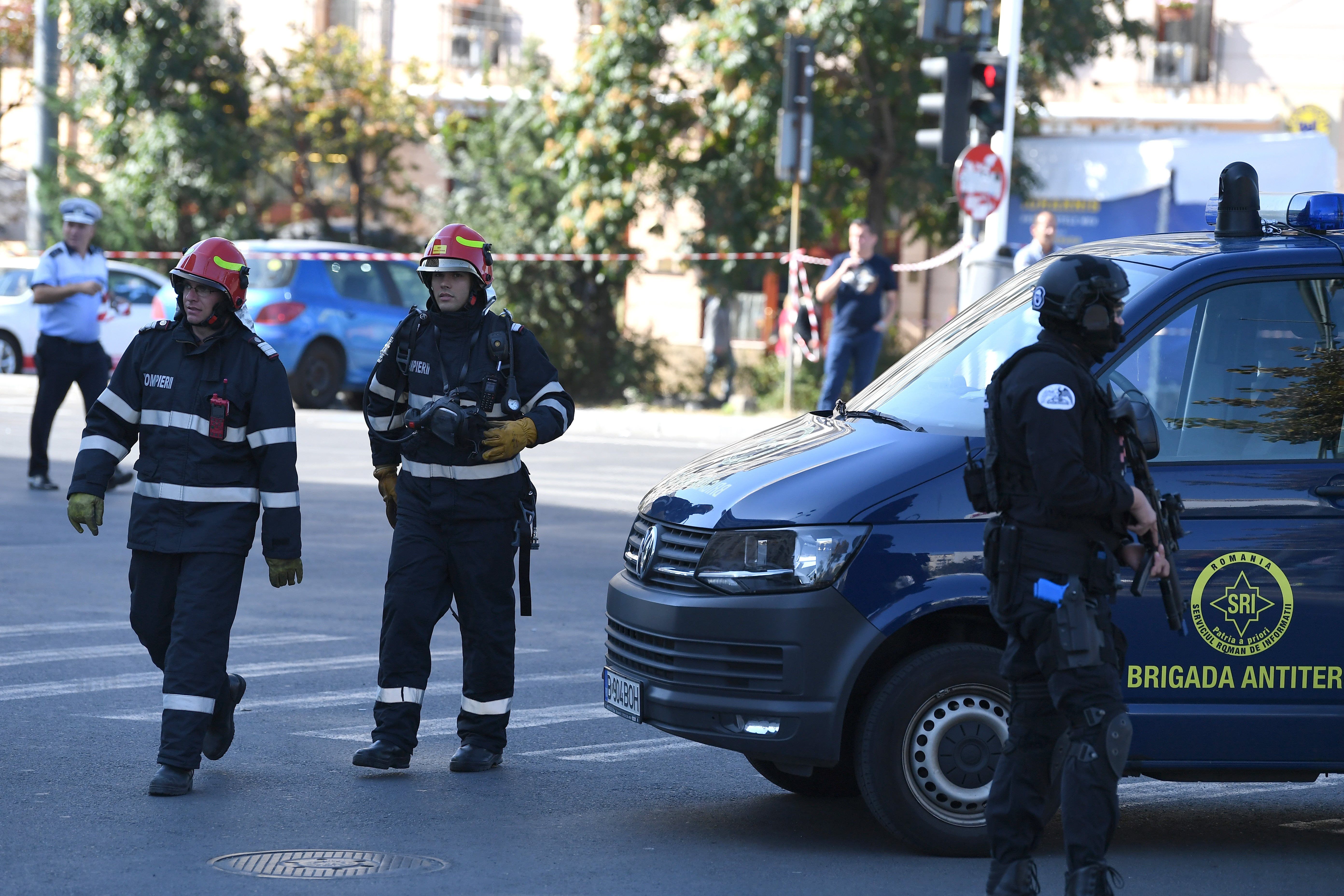 Alertă la patru mari instituții din București, unde a fost primit, prin poștă, un plic cu un praf „alb-rozaliu”