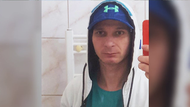 „Ar fi vrut să arunce ceva pe stadion”. Ce au găsit polițiștii la locuința bărbatului ucis de bomba pe care o construia