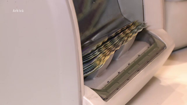 Câştigul salarial mediu net a fost 5.217 lei, în luna aprilie a acestui an, în creştere cu 32 lei