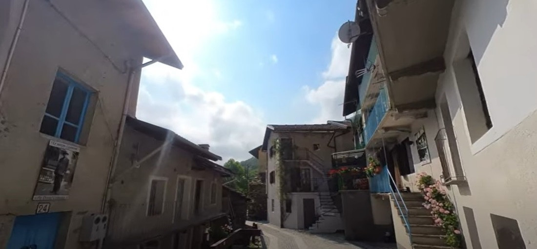 Satul care are doar 46 de locuitori. 30 dintre aceștia candidează la alegerile locale