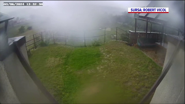 Fenomene asemănătoare unui uragan, surprinse în Caraș-Severin. Jumătate de țară este vizată de vijelii puternice